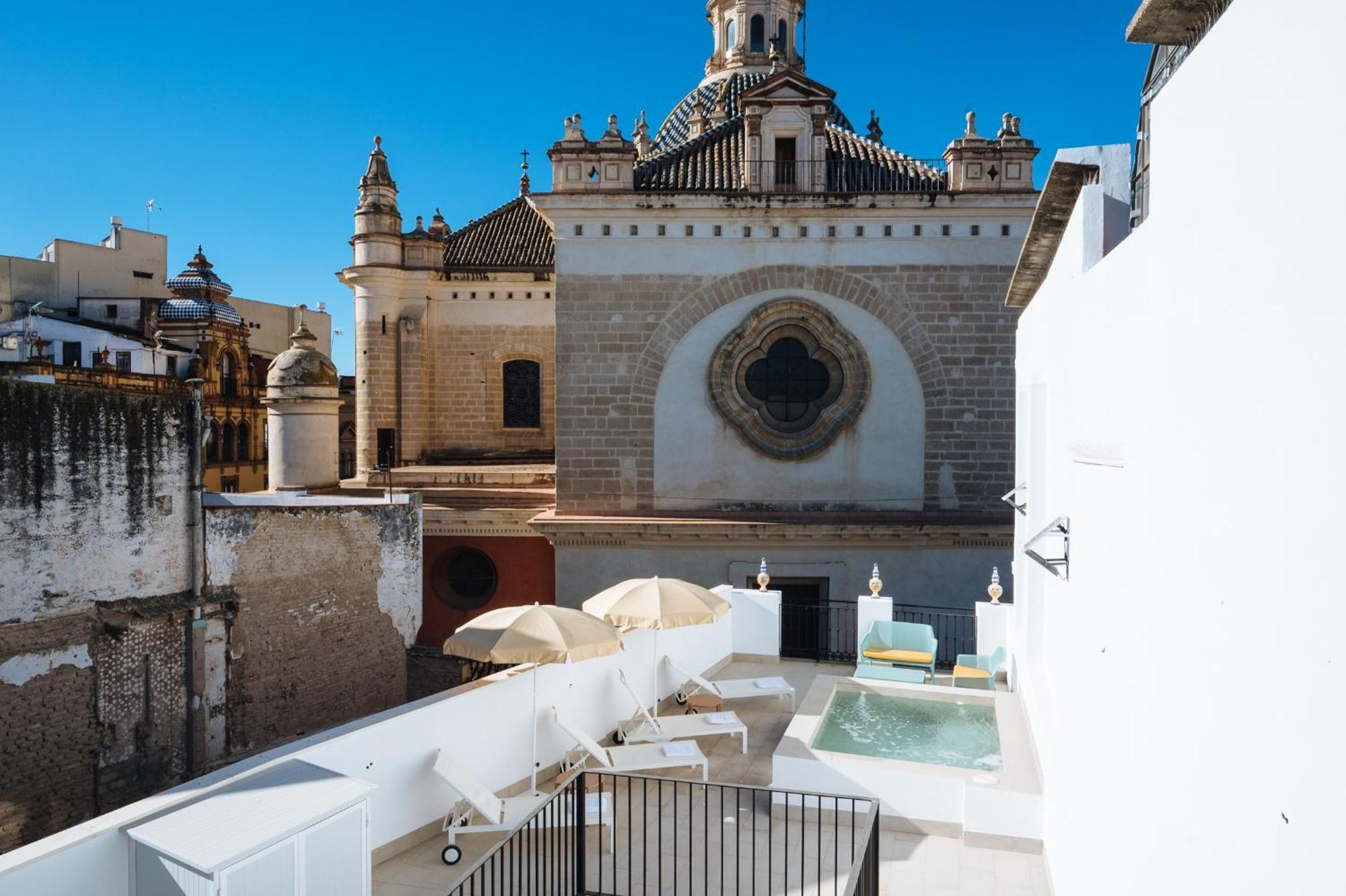 Ninesuites Cathedral Sevilla Bagian luar foto