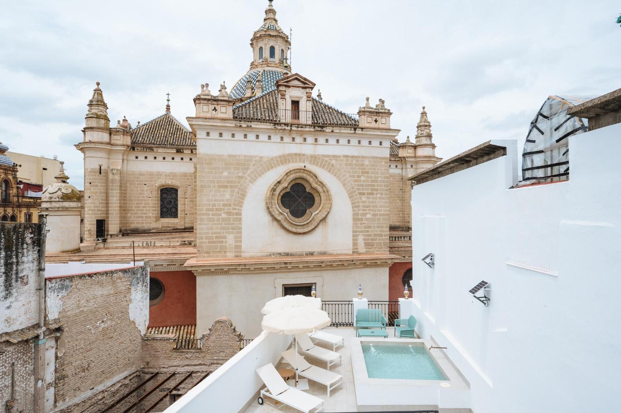 Ninesuites Cathedral Sevilla Bagian luar foto