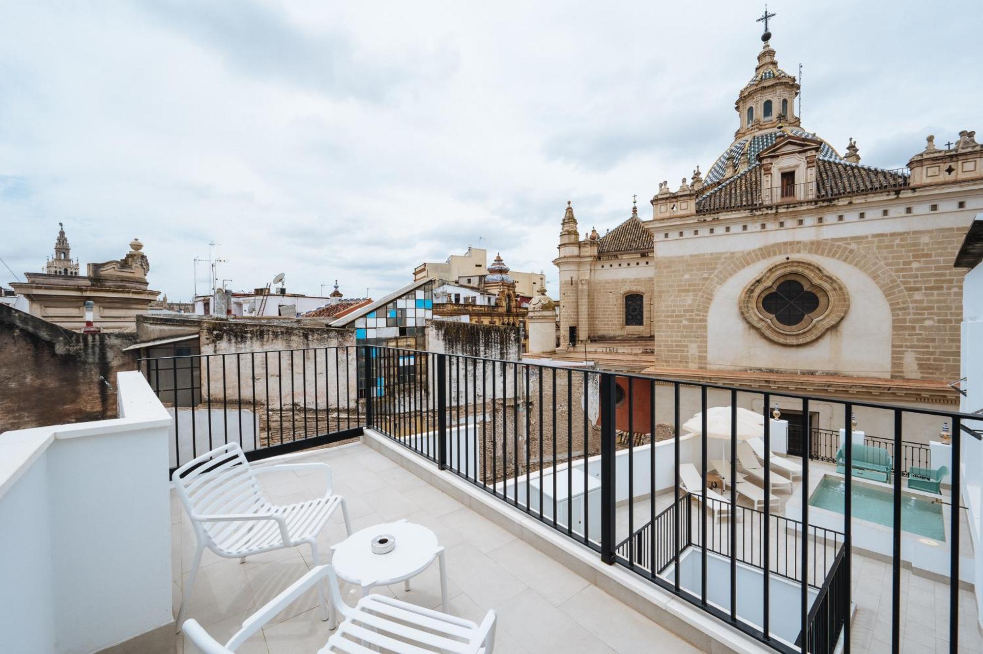 Ninesuites Cathedral Sevilla Bagian luar foto